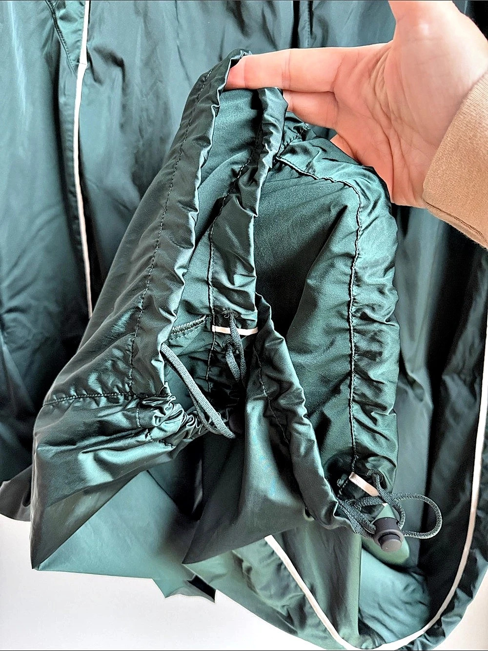 *Rare*Lululemon Stretch Satin Nylon Mid-Rise Pant
Rainforest Green / Light Ivory - Picture 7 of 9